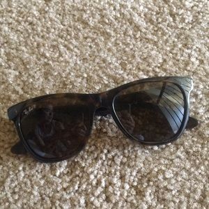 Polarized Raybans